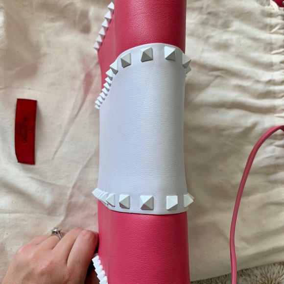 Valentino Free Rockstud Shoulder Bag - Picture 4 of 8